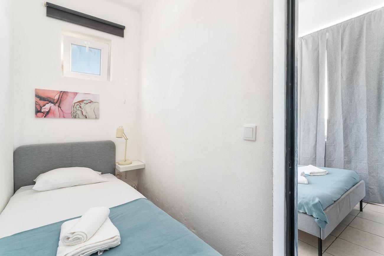 פארו Blife Marya Private Rooms - Airport Stay מראה חיצוני תמונה
