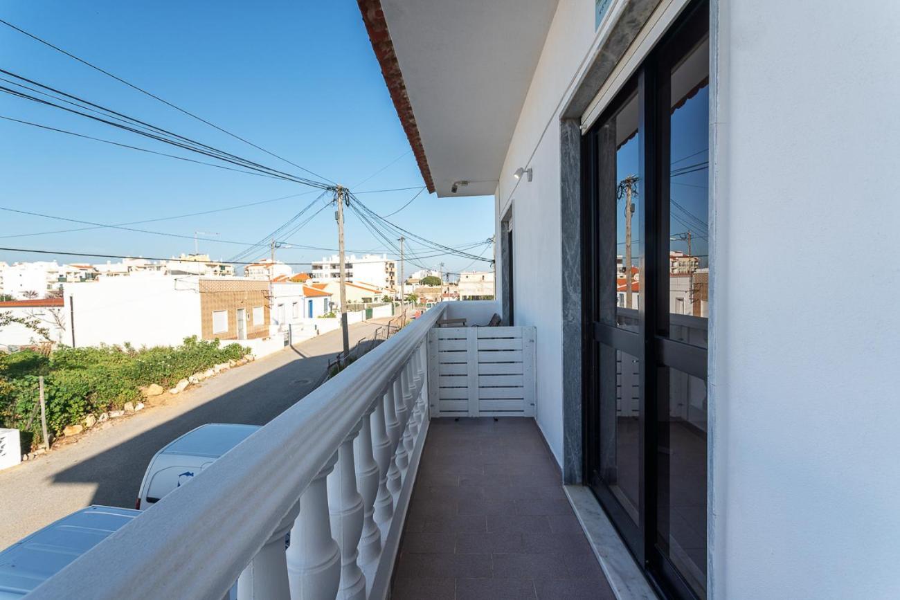 פארו Blife Marya Private Rooms - Airport Stay מראה חיצוני תמונה